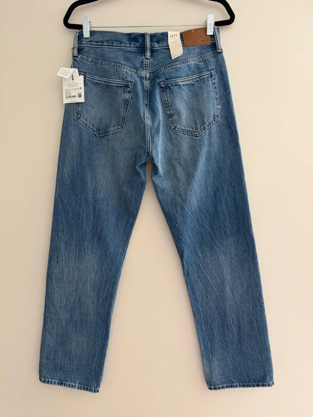 NWT AE77 Premium Loose Mens Jeans medium wash organic cotton 28x32
